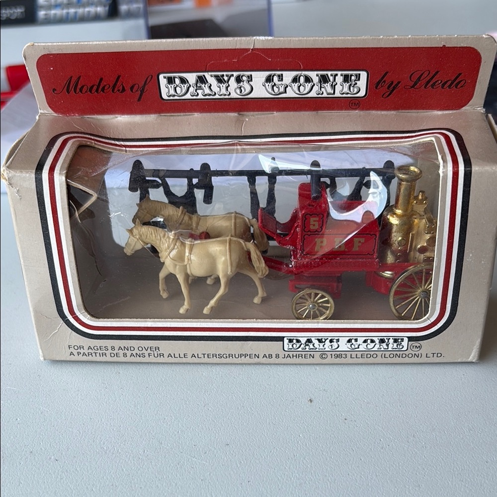 Days Gone Red and Gold Fire Engine Model